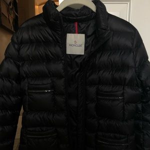 MONCLER NEVER WORN girls winter jacket ❄️